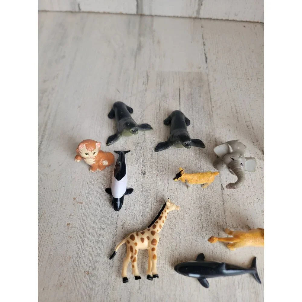 unbranded safari zoo